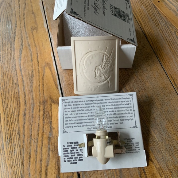 PORCELAIN GARDEN Lithophane night light fairy on moon/New in box - Picture 2 of 6